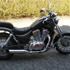 Suzuki vs 700- SOLGT