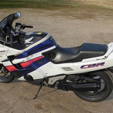 Honda CBR 1000 F sc24