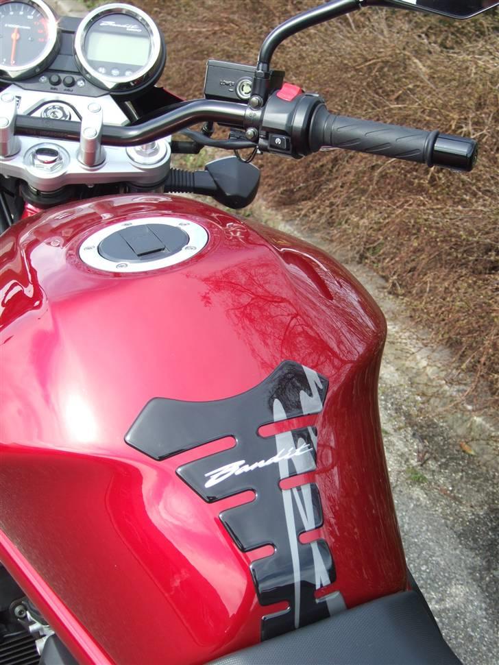 Suzuki Bandit 1200 SOLGT - Ny tankpad med bandit logo billede 16