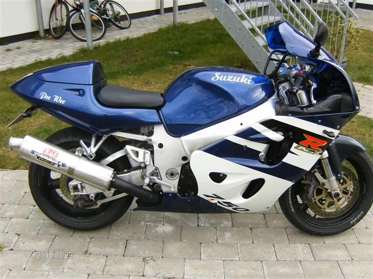 Suzuki GSX 750 Srad SOLGT billede 3