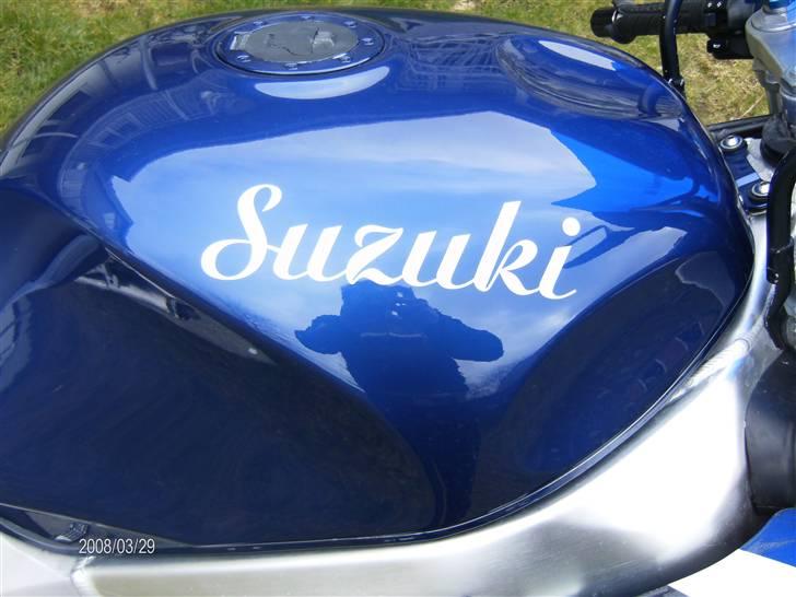 Suzuki GSX 750 Srad SOLGT billede 4