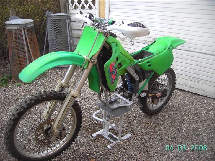 Kawasaki KX 250 - så mangler kun motoren billede 10