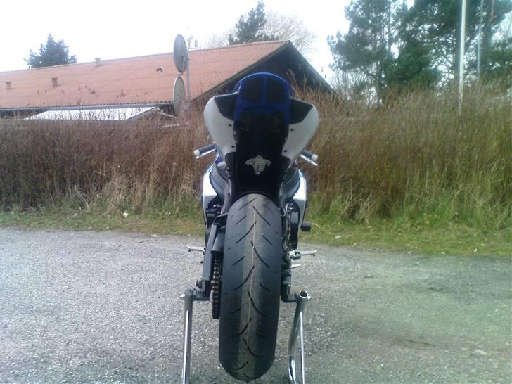 Suzuki GSXR 750 Baneged - SOLGT  billede 4