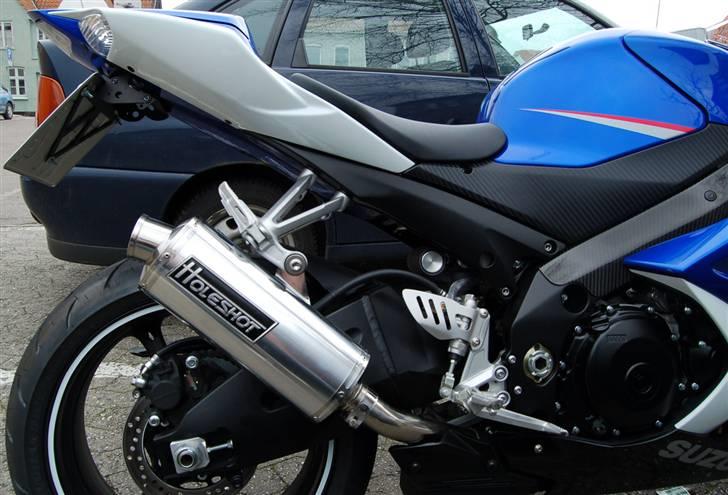 Suzuki GSX-R 1000 "PowerMax" - HoleShot udstødning, lille fiks nummerpladeholder og carbon på stellet... Del af "Powermax"-pakken. billede 8