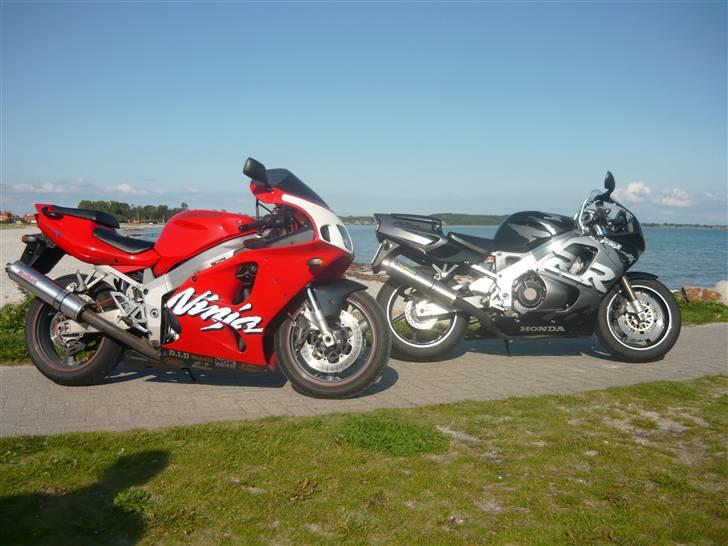 Kawasaki Ninja zx7r *Solgt* billede 1