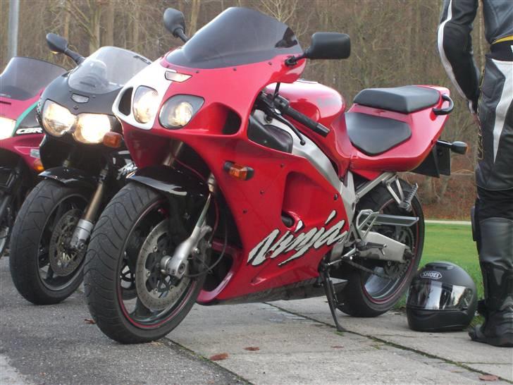 Kawasaki Ninja zx7r *Solgt* billede 6