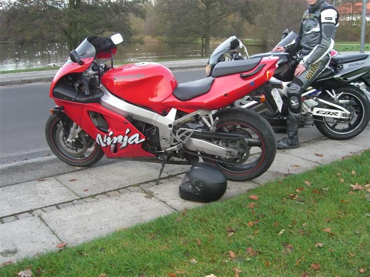 Kawasaki Ninja zx7r *Solgt* billede 7