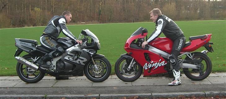 Kawasaki Ninja zx7r *Solgt* billede 17