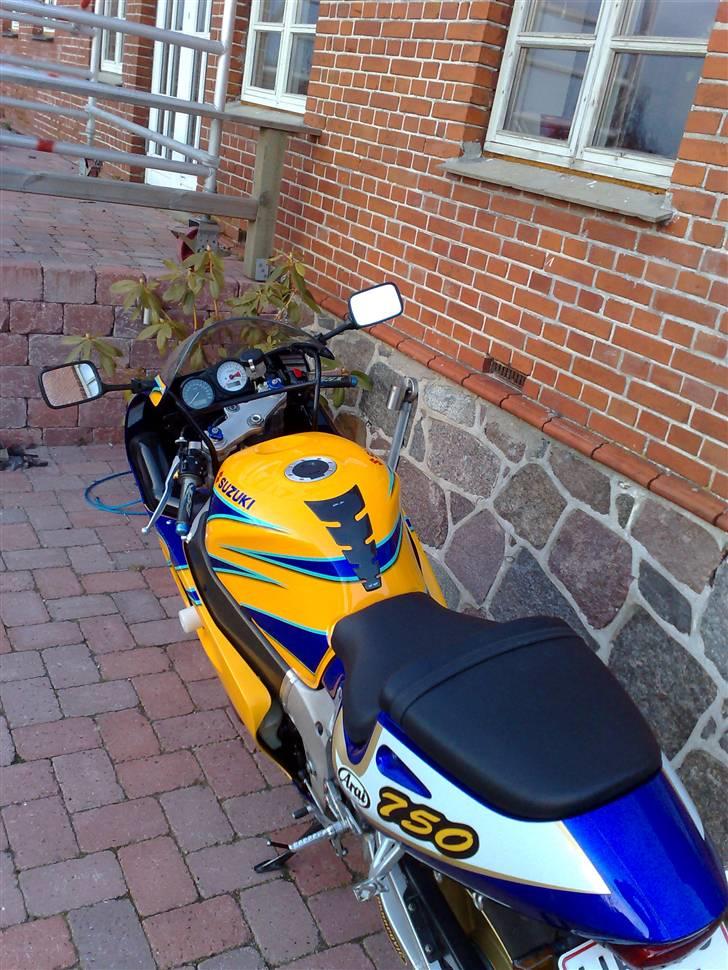 Suzuki gsx-r 750 corona solgt... billede 3
