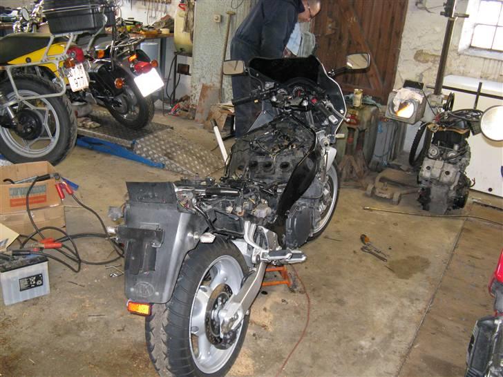 Suzuki RF 900 R billede 11