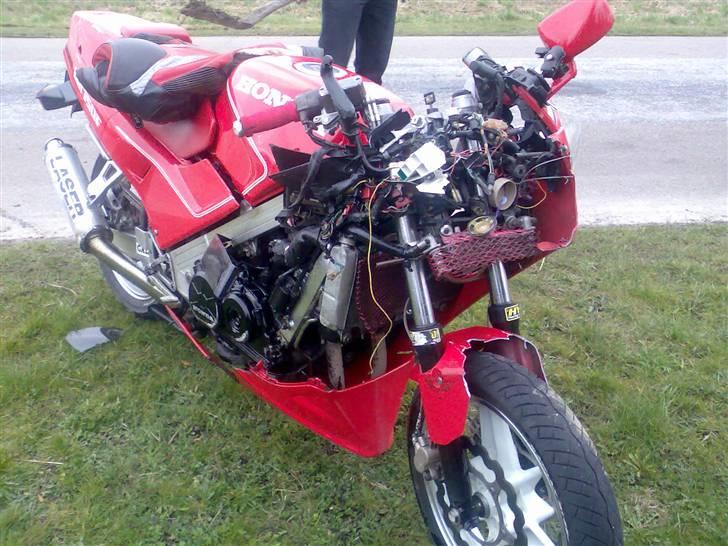 Honda VFR 750F RC24-II (DØD) billede 16