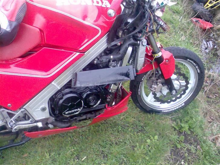 Honda VFR 750F RC24-II (DØD) billede 18