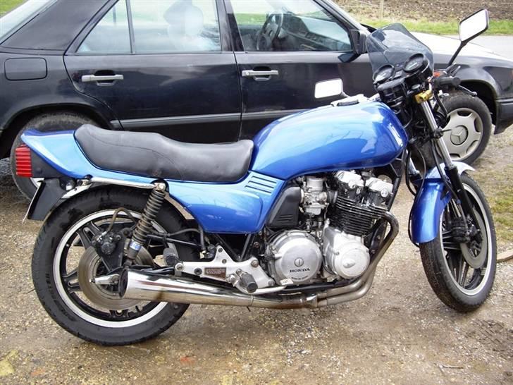 Honda CB 750 F Boldòr - Er lidt risset og skrammet, og tre små buler i tanken. billede 3