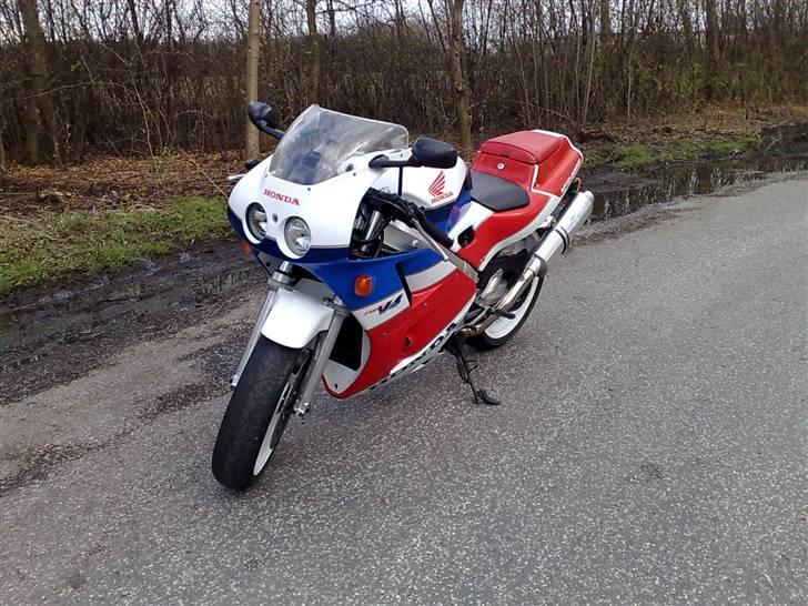 Honda VFR 400 R NC30 (Solgt) billede 2