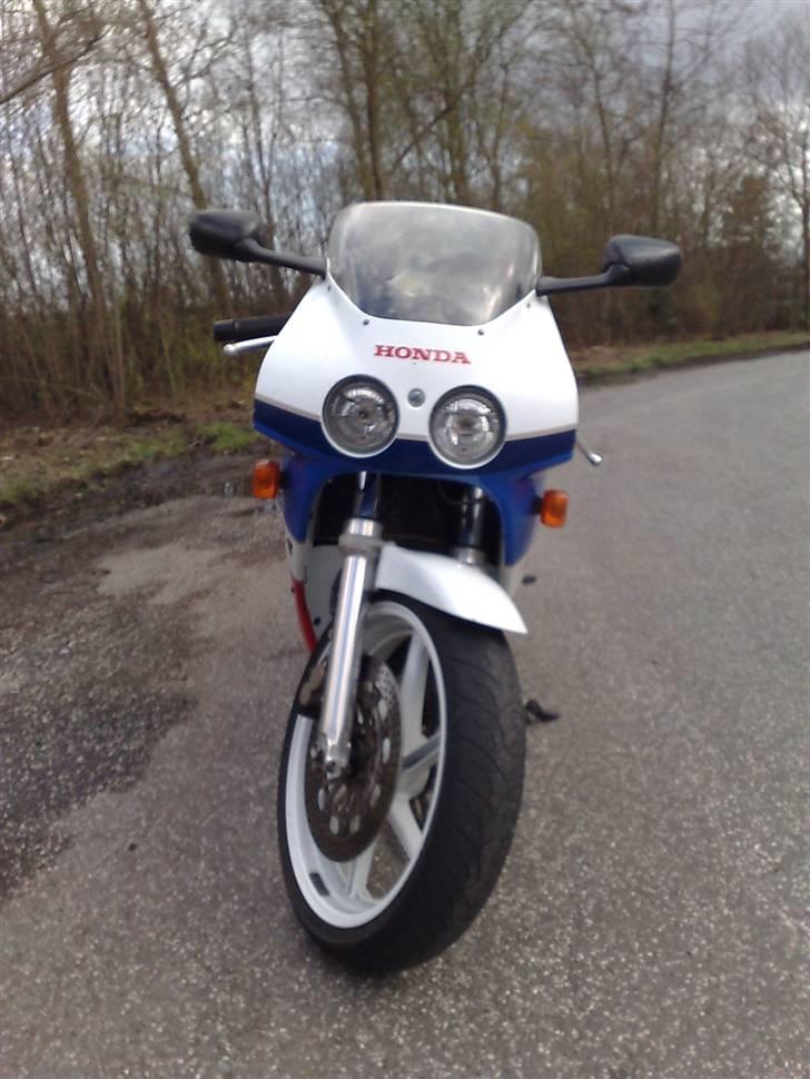 Honda VFR 400 R NC30 (Solgt) billede 3