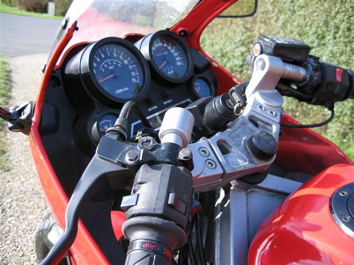 Kawasaki GPZ 600 R *SOLGT* billede 11