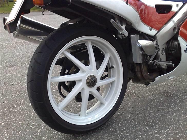 Honda VFR 400 R NC30 (Solgt) - Frækt med bart baghjul! :) billede 5