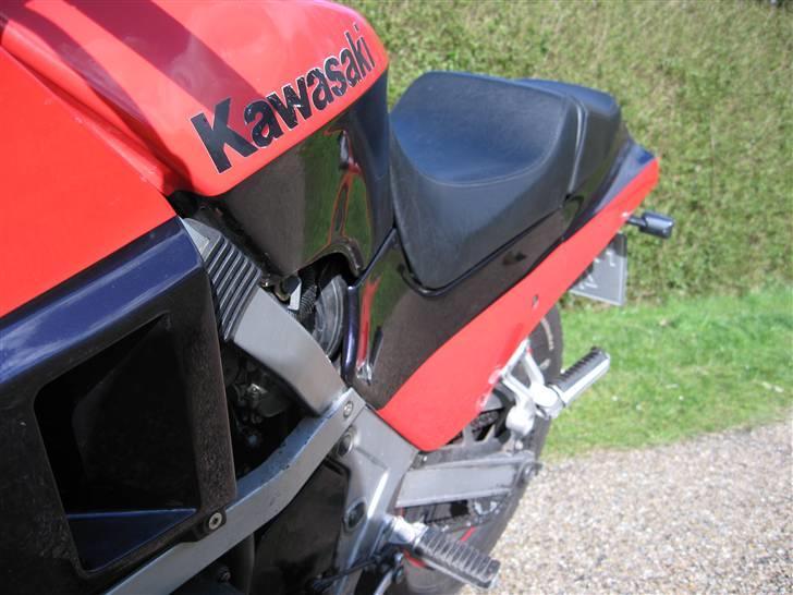 Kawasaki GPZ 600 R *SOLGT* billede 14