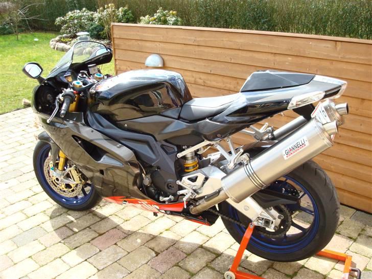 Aprilia rsv factory SOLGT billede 2