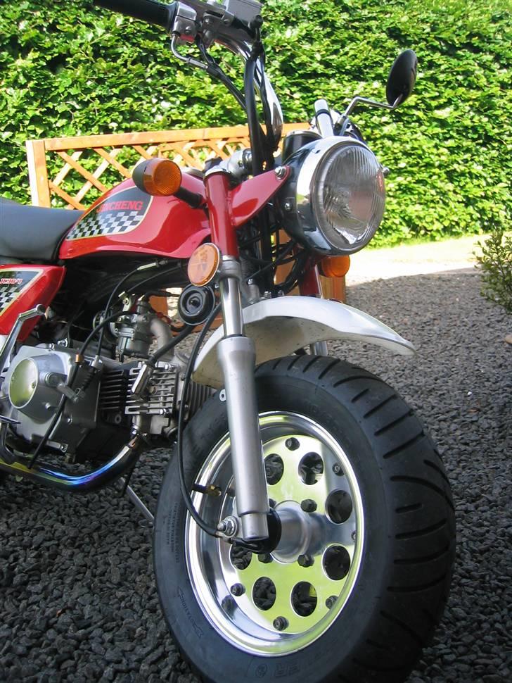 Jincheng Monkey 140 ccm Monster - SOLGT - Det pynter altså med de her 10" hjul billede 2