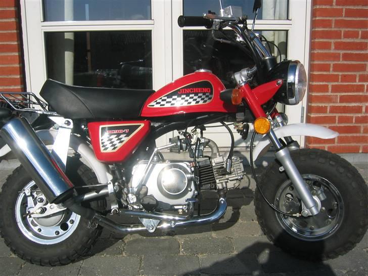 Jincheng Monkey 140 ccm Monster - SOLGT - Her er den med de oprindelige 8x3,5" kinesiske nylon knopdæk og std. udstødning. billede 6