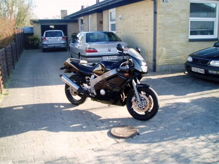 Yamaha Fzr 600 solgt billede 5