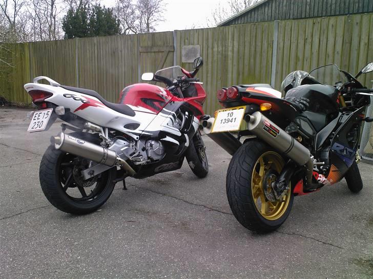 Aprilia RSV Mille R - Den nye og den "gamle" hest billede 7