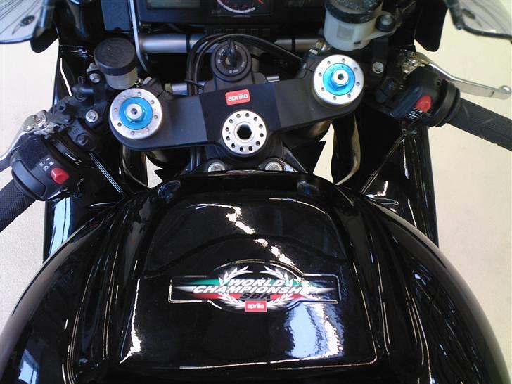 Aprilia RSV Mille R - Kontoret billede 14