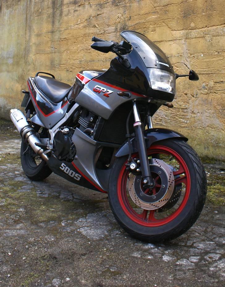 Kawasaki GPZ 500 s **SOLGT** billede 1