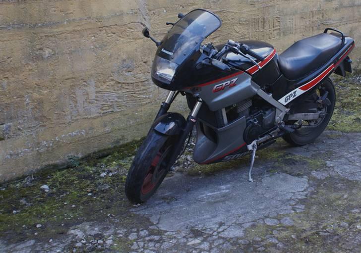 Kawasaki GPZ 500 s **SOLGT** billede 2