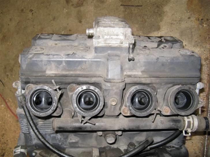 Suzuki RF 900 R billede 14