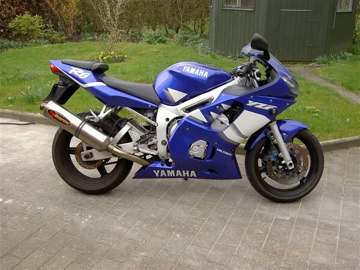 Yamaha yzf r6 - 23.04.08 nye dæk og syn. Så mangler vi bare en masse godt vejr. billede 1