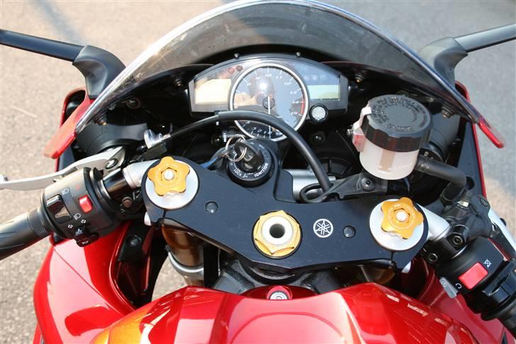 Yamaha YZF R1 billede 8