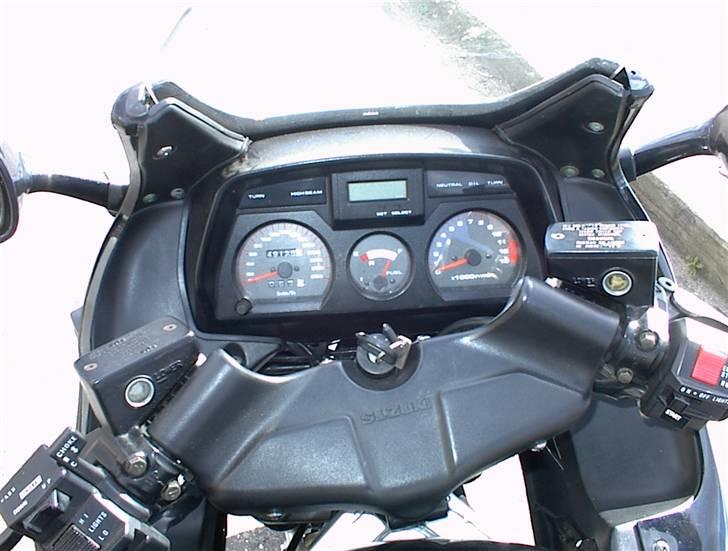 Suzuki gsx 1100 f billede 2