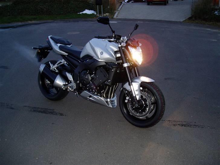 Yamaha FZ1-NA billede 1