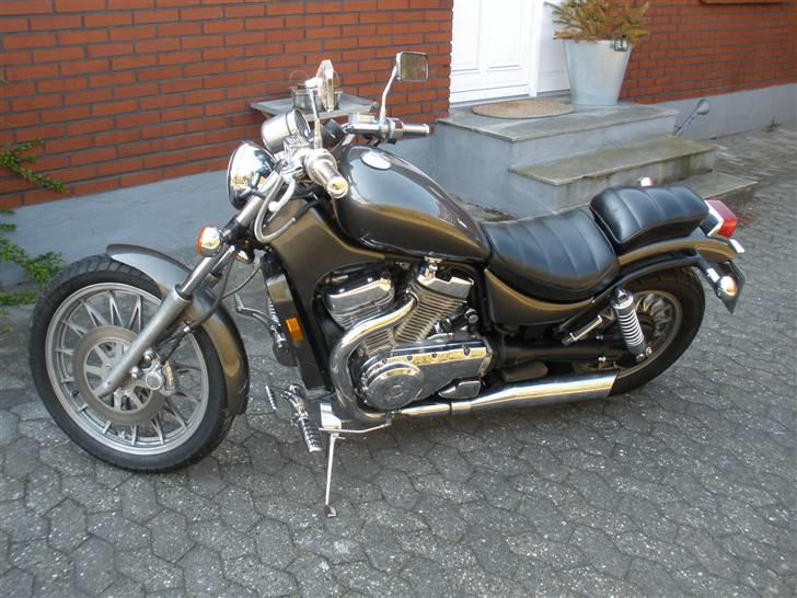 Suzuki vs 700- SOLGT billede 1