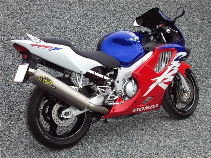 Honda CBR 600 F4 *SOLGT* - Højre side/bag. billede 3