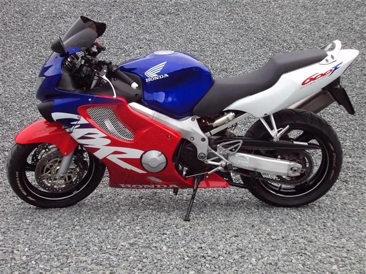 Honda CBR 600 F4 *SOLGT* - Venstre side. billede 4