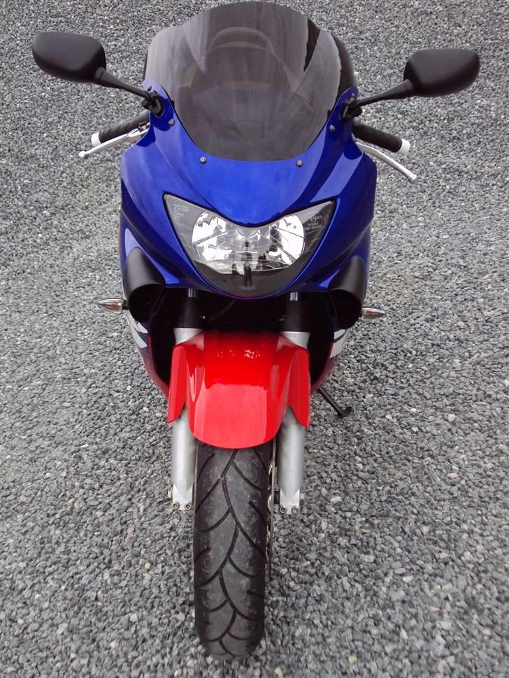 Honda CBR 600 F4 *SOLGT* - Front med klaroptik forlygte og tonet DB kåbeglas. billede 7