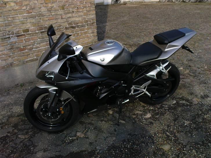 Yamaha r1 billede 6