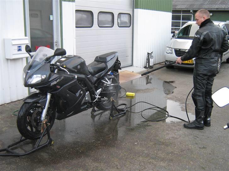 Suzuki SV 650 S [Solgt] - Der blir nusset omkring dyret :P billede 10