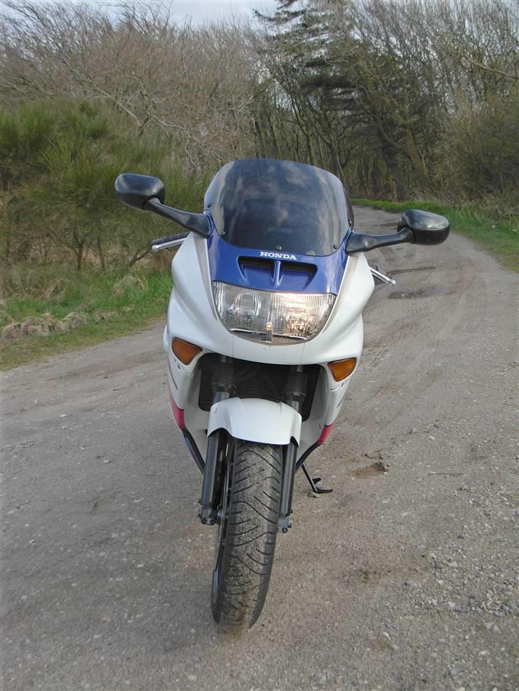 Honda CBR 1000 F sc24 billede 3