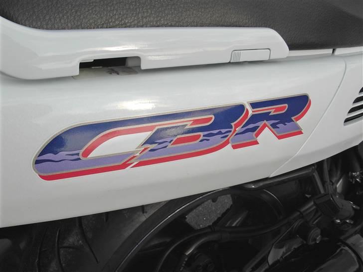 Honda CBR 1000 F sc24 billede 13