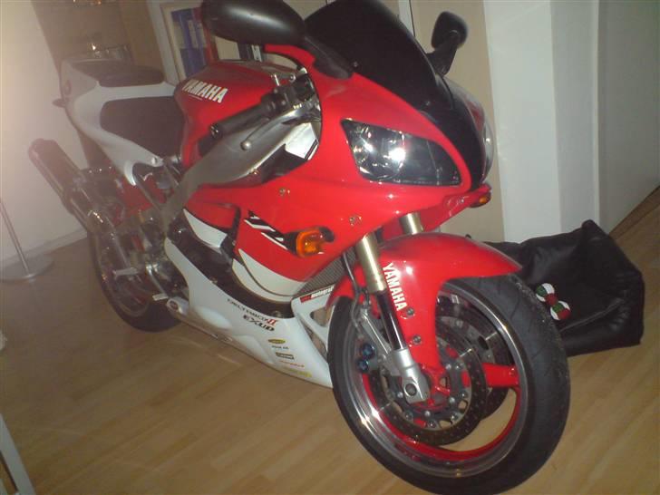 Yamaha Yzf R1   SOLGT billede 3