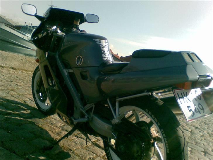 Honda Vfr 400 R NC 24-Solgt - Assens Havn i solskinsvejr billede 10