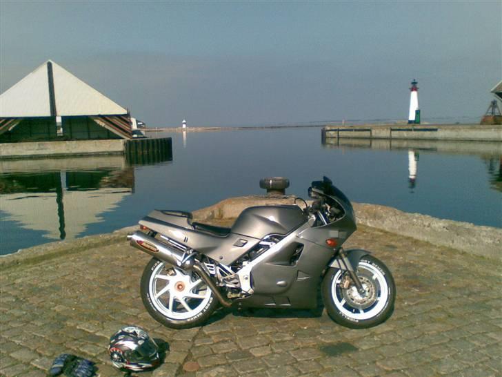 Honda Vfr 400 R NC 24-Solgt - Assens Havn i solskinsvejr billede 11