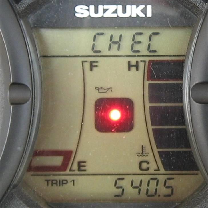 Suzuki DL 650A K7 V-Strom - 540 km på 20 liter. Der var stadig 2 liter i reserve. billede 2