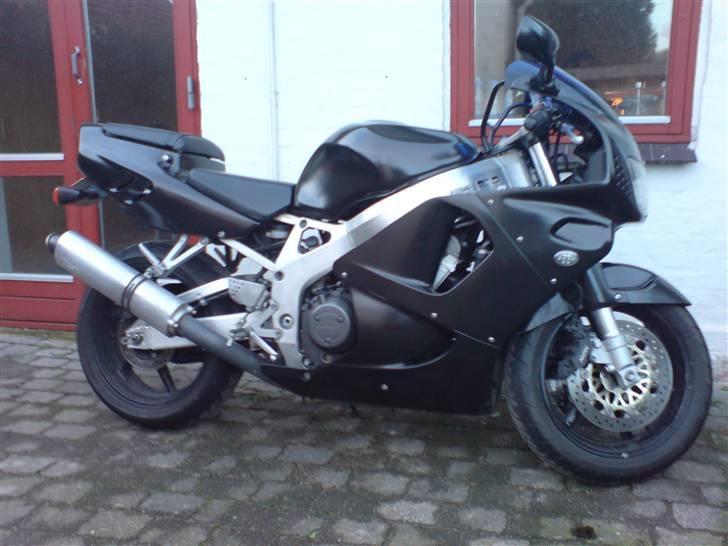Honda CBR 900RR (SOLGT) billede 1