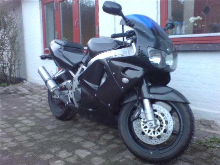 Honda CBR 900RR (SOLGT) billede 3