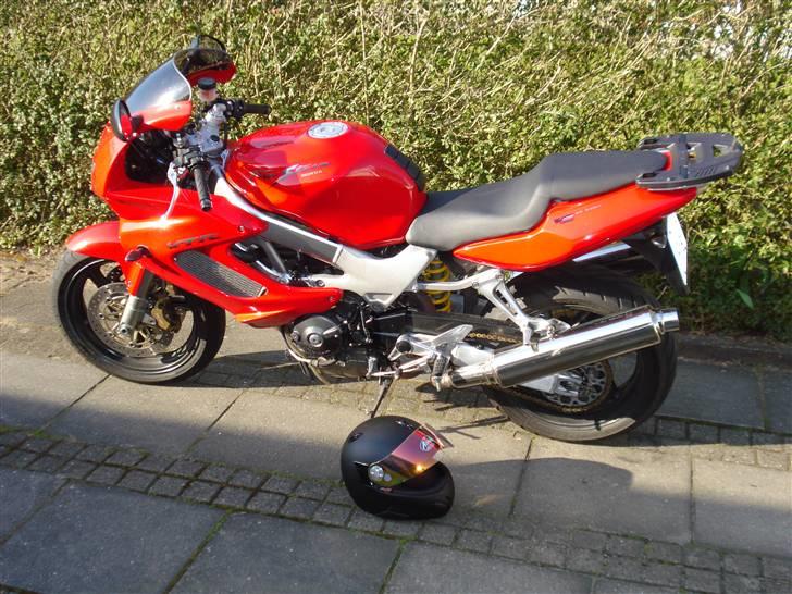 Honda vtr 1000 R.I.P - jo den er go nok den skinner stadigt =) billede 5